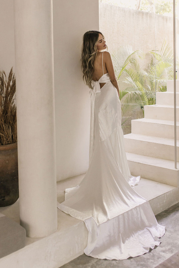 Grace Bride Megan in Aura
