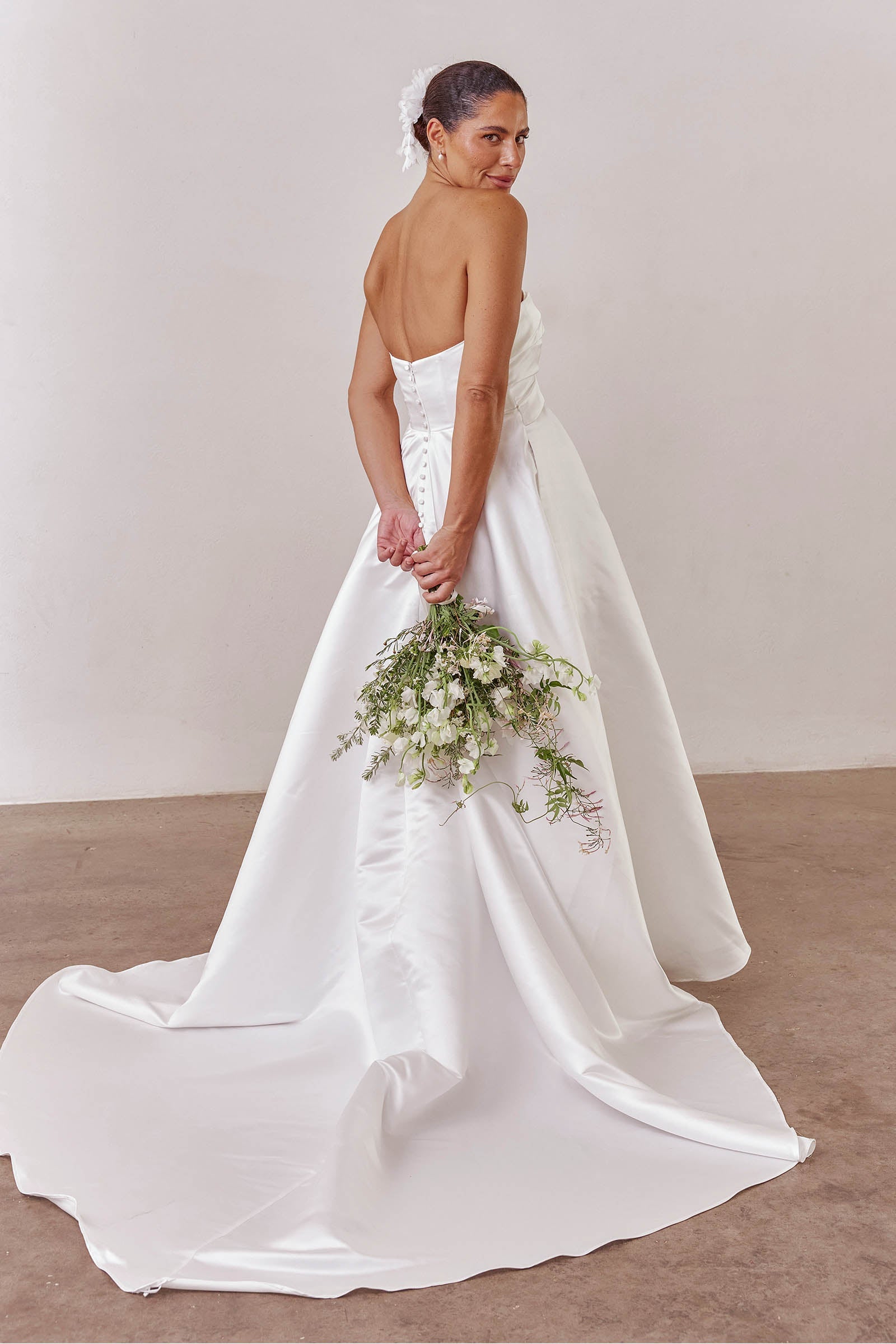 A-Line satin wedding dress_L_
