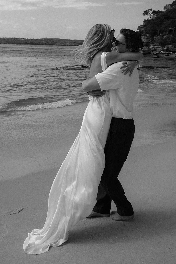 Grace bride Fizzy in Tia gown by @alexandramooreweddings
