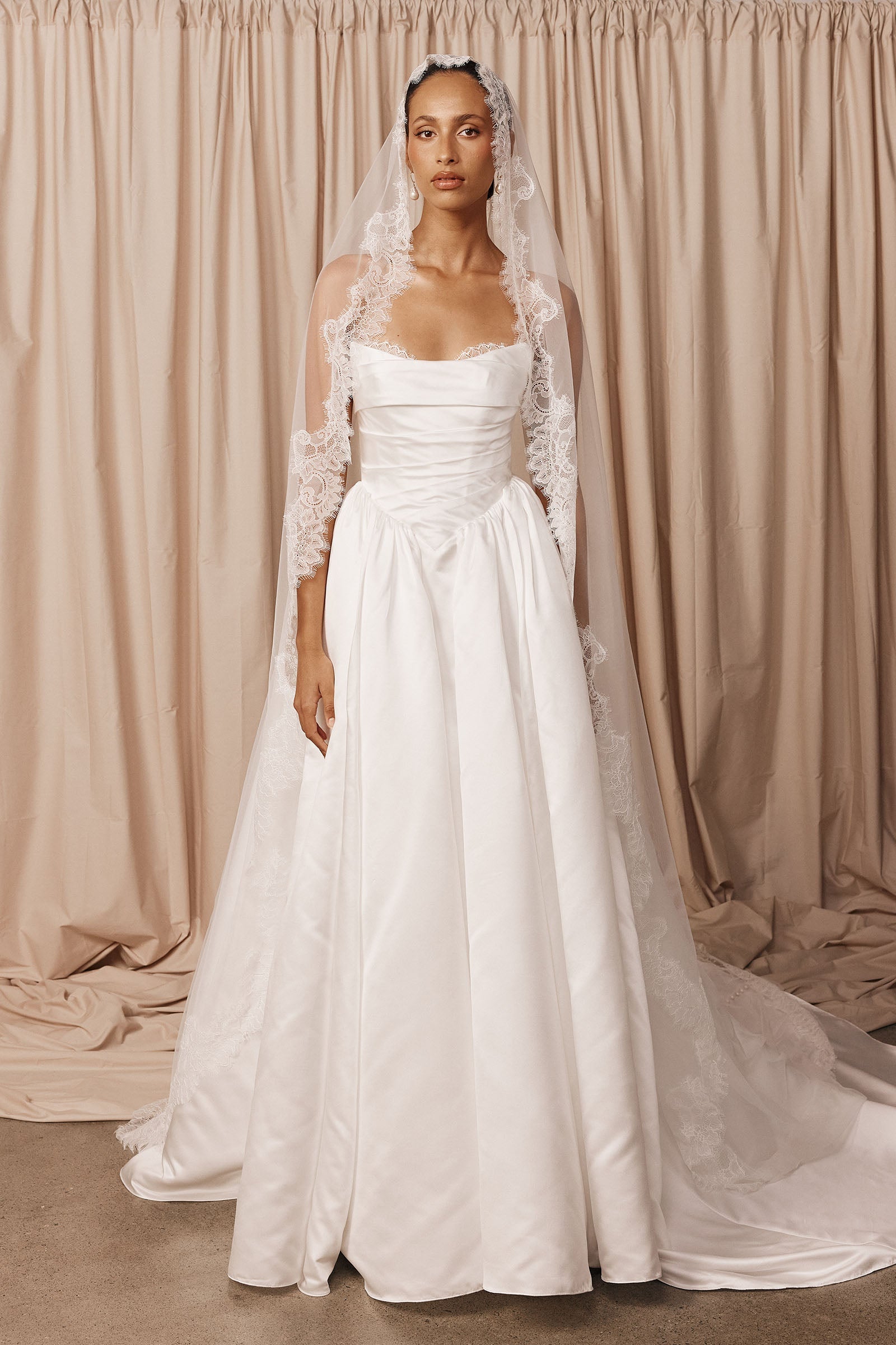 Strapless basque waist wedding dress with mantilla veil_XS_