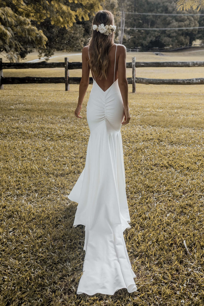 Clo Crepe | Fit and Flare Wedding Dress – Grace Loves Lace AU